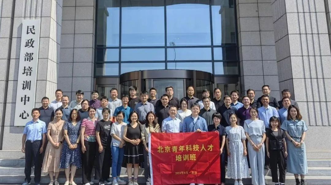 Lin FENG: Young Scientist Upholding the Spirit of Chinese Innovation